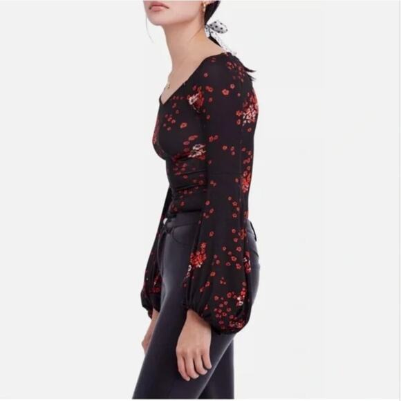 Free People To the Tropics Black Floral Blouson Sleeve Top - Picture 2 of 9